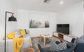 Villa On Valcross - Modern Coastal Comfort Near Town